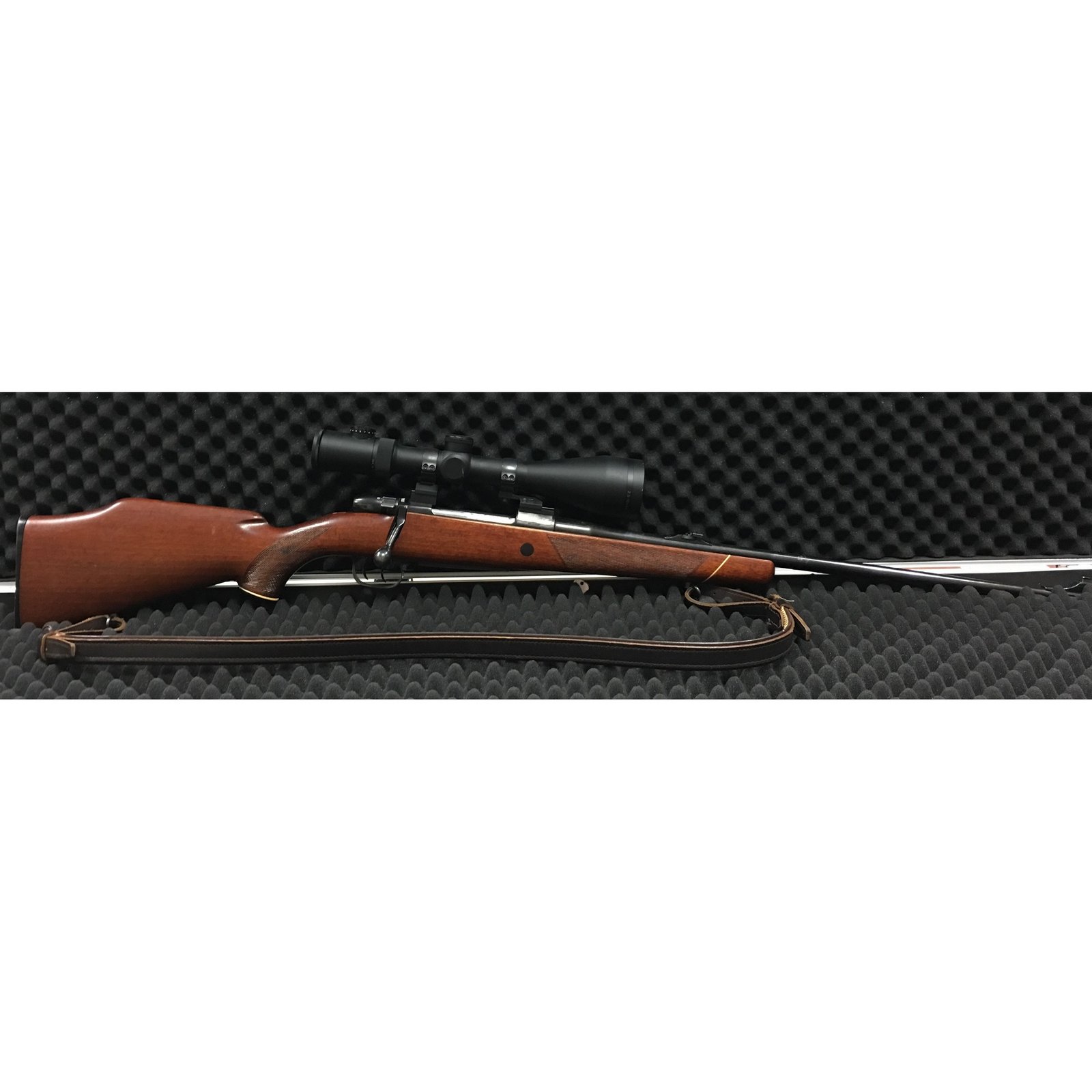 Mauser 200, kal. 7x64 + optika L.O.W 2,5 - LOX56